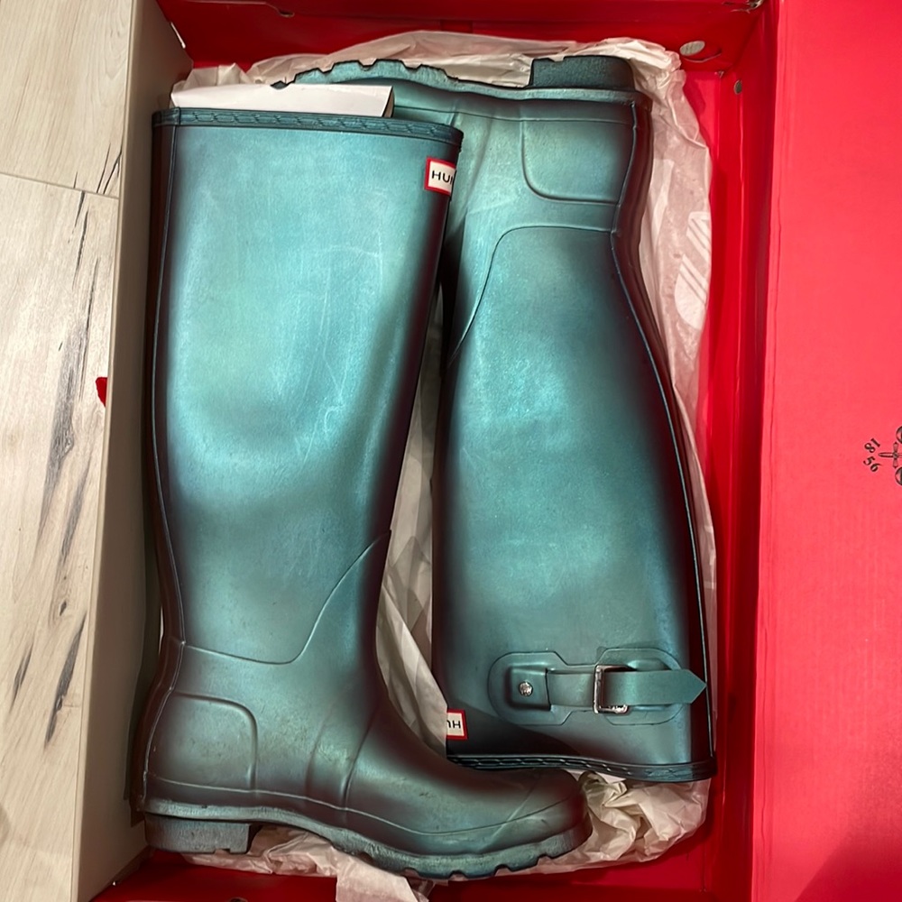 Hunter wave blue nebula tall boots size 8